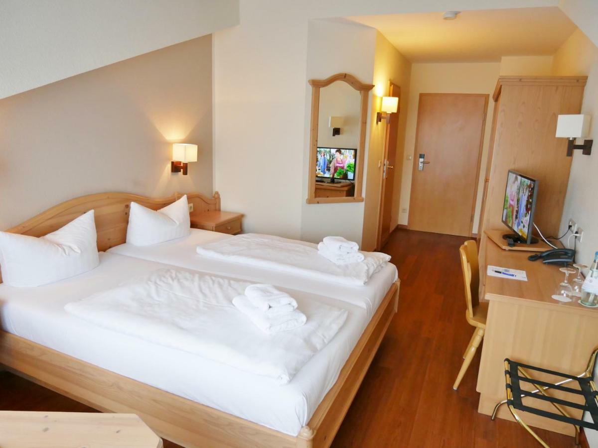 R&R Hotel Strandallee Бабе Экстерьер фото