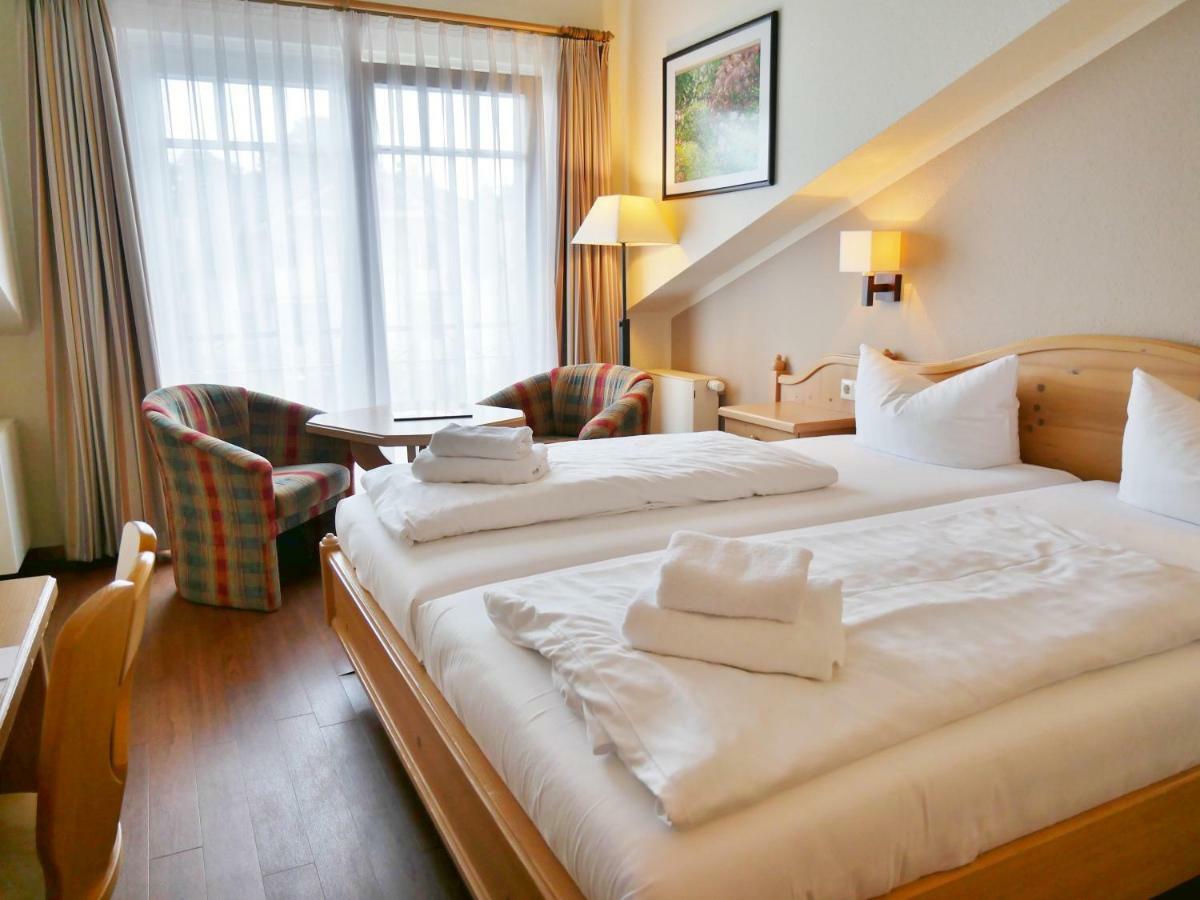 R&R Hotel Strandallee Бабе Экстерьер фото